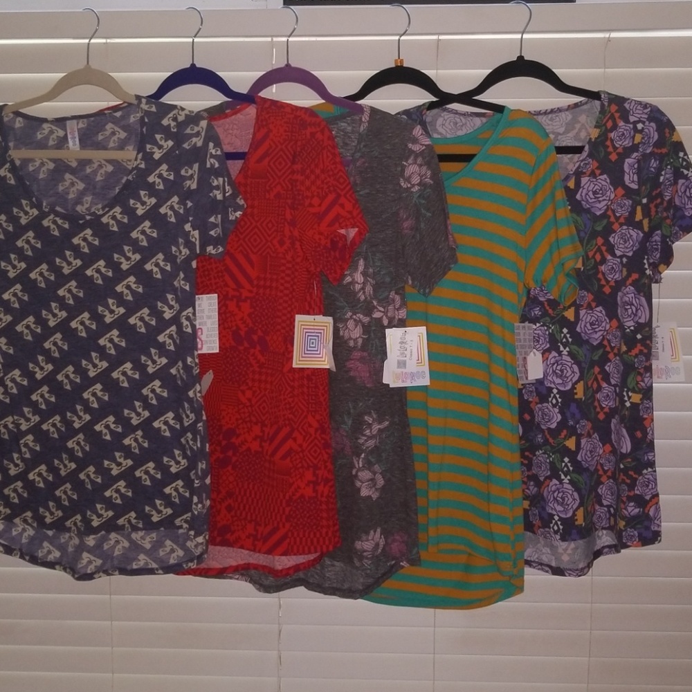 NWT 5 Classic T's size Small LuLaRoe